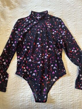 Bar III Black Mock Neck Long Sleeve Heart-Print Bodysuit large